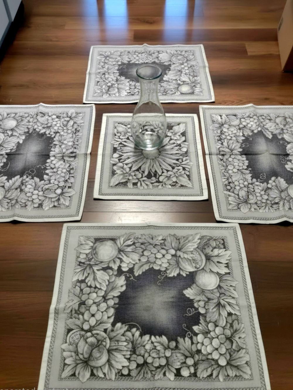 Williams&Sonoma cotton cloth napkins Placemats black-and-white Grapevine Set Of5